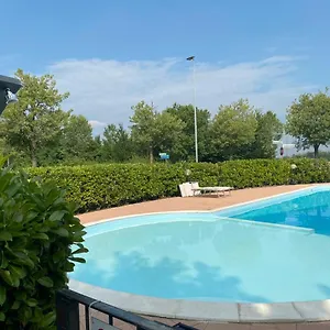 Il Faro Con Giardino In Con Piscina Appartamento Desenzano del Garda