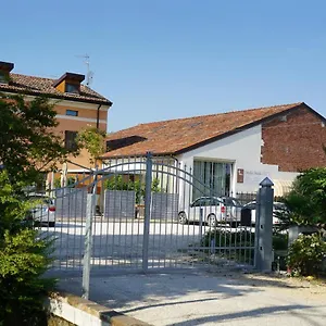 Agriturismo Il Sole Alloggio per agriturismo Rivarolo del Re ed Uniti